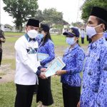 Bupati Way Kanan Raden Adipati Serahkan SK PNS Formasi Umum
