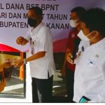 Wakil Bupati Meninjau Pembagian BPNT di Kantor Pos Blambabangan Umpu Way Kanan