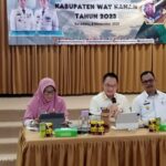 Sekretaris Daerah Kabupaten Way Kanan Saipul,S.Sos., M,IP memimpin rapat Publikasi Stunting Kabupaten Way Kanan Tahun 2023 yang dilaksanakan dihotel Al-Hadi  Rabu, (08/11)