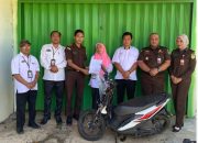 Kejaksaan Kembalikan Satu Unit Sepeda Motor Kepemiliknya.