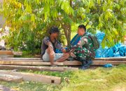 Tim Pos Kesehatan Kodim 0427/Way Kanan Laksanakan Pemeriksaan Rutin Satgas TMMD dan Warga Kampung Sriwijaya