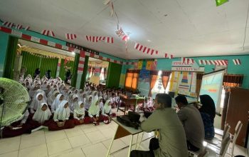 Police Goes To School, Satbinmas Polres Way Kanan Berikan Binluh di SDN 1 Sidoarjo