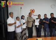 Terima SK Kepengurusan, Indra Septa Purnama Resmi Nakhodai KONI Way Kanan 2025-2029