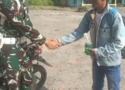 Humanis, 3 Prajurit Yonif TP 892/VS Way Kanan Bantu Warga Mogok di Depan Mako