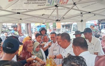 Operasi Pasar Murah Minyakita Hari Kedua di SP2KP Pasar Pagi Baradatu Disambut Antusias Masyarakat