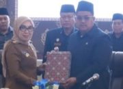 *Bupati Ayu Asalasiyah Sampaikan 3 Raperda Sekaligus di Paripurna DPRD Way Kanan, Raih WTP ke-16*